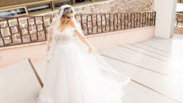 Gaun Pengantin Off-Shoulder