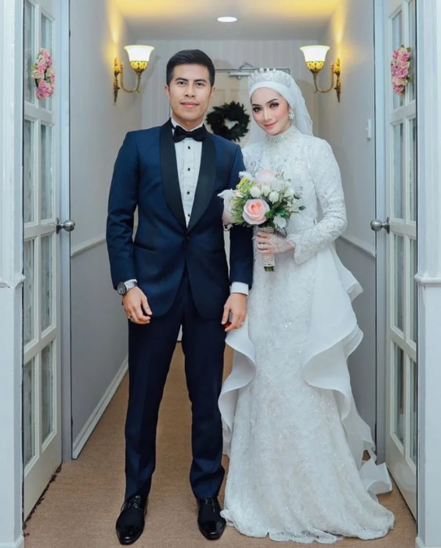 Baju pengantin pria elegan